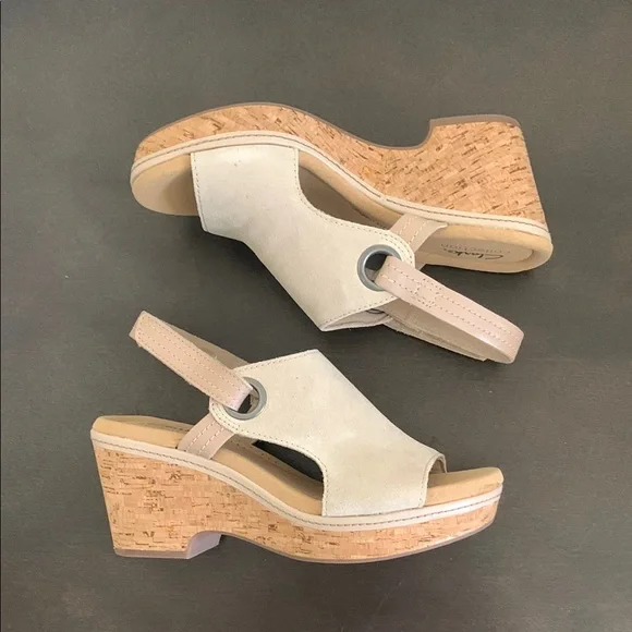 Elegant Women's Cream Wedge Sandals - Picture 2 of 10
